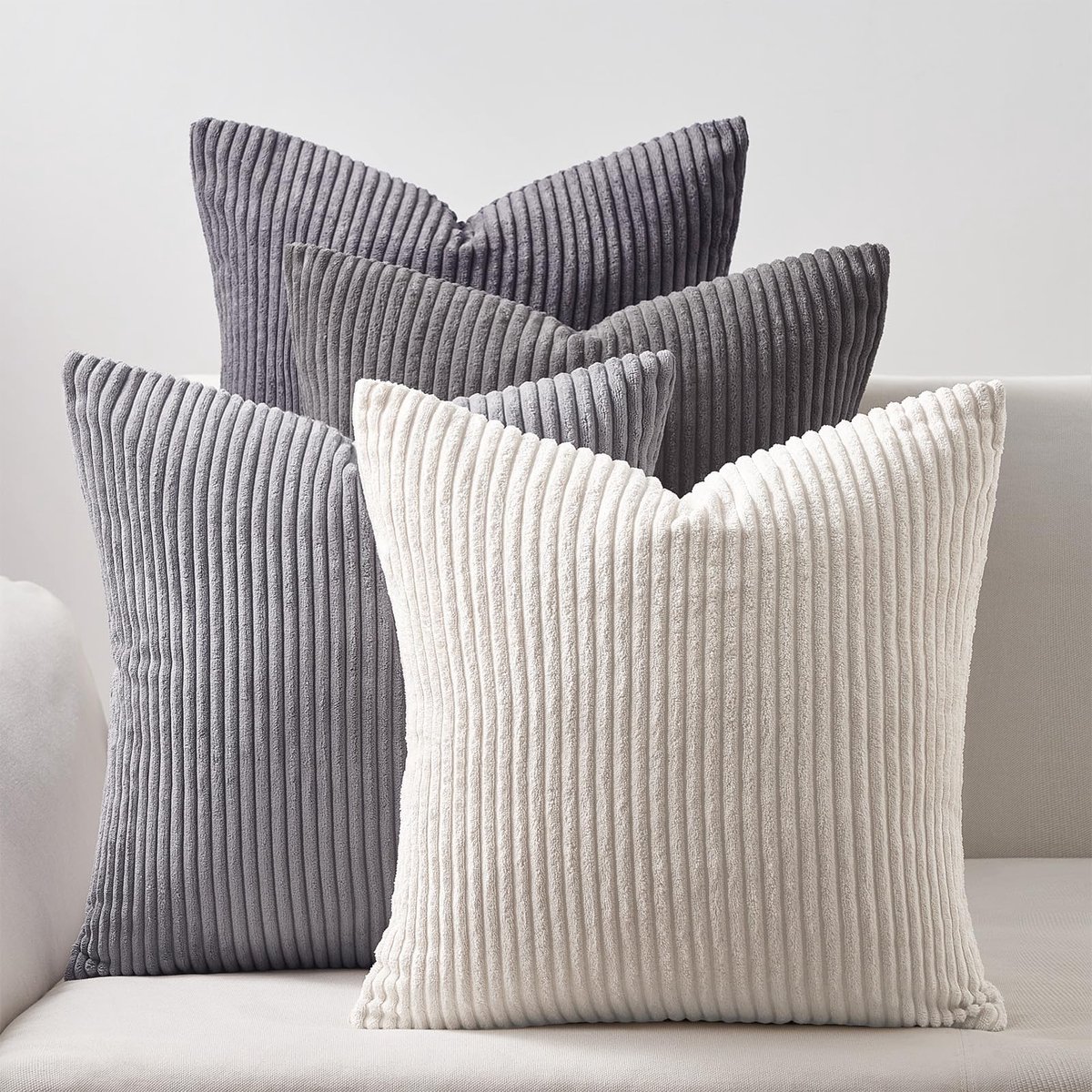 Ibenzoa Set van 4 decoratieve kussenslopen met luxe corduroy strepen voor woonkamer en slaapkamer grijs