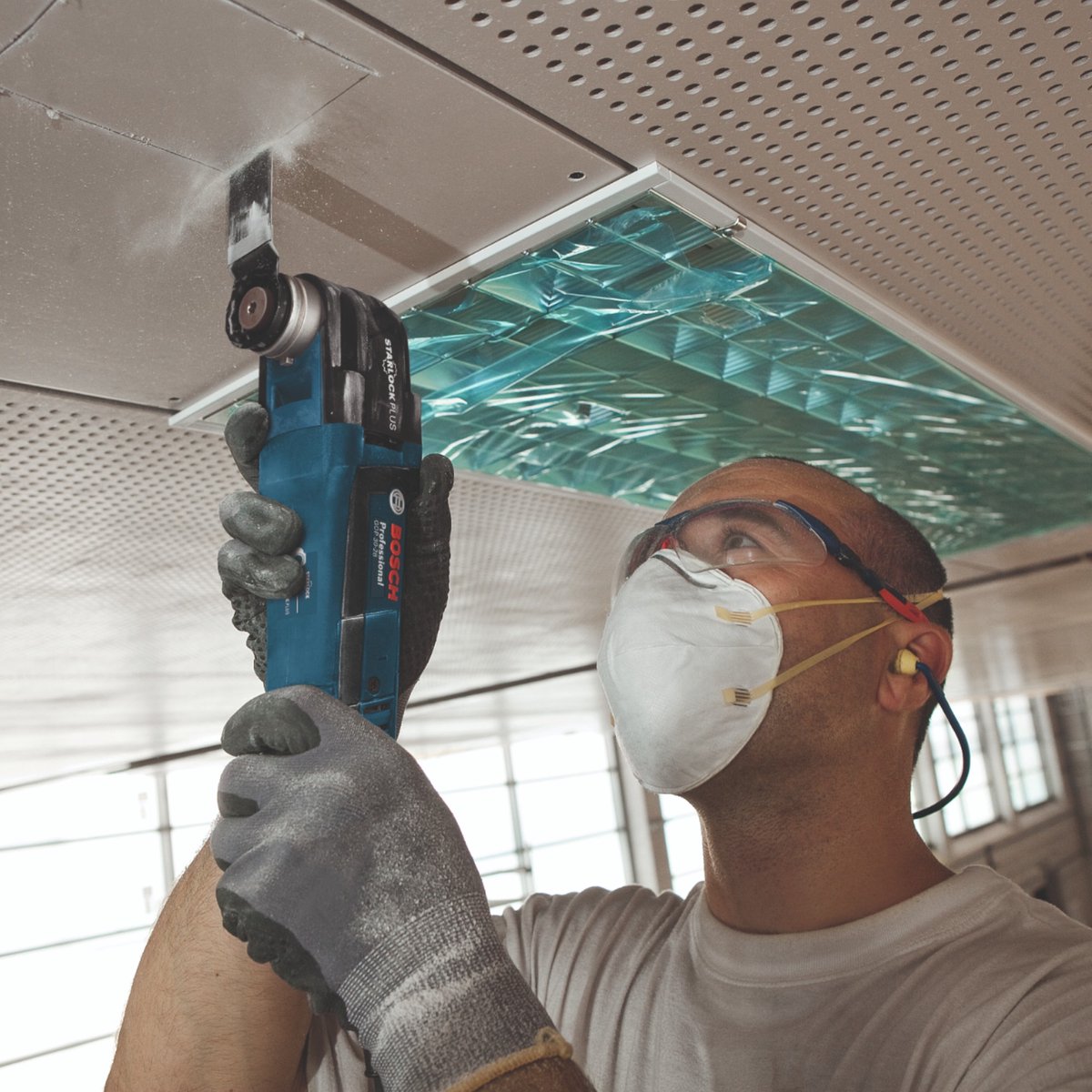 Bosch Professional découpeur-ponceur GOP 30-28 (porte-outil Starlock