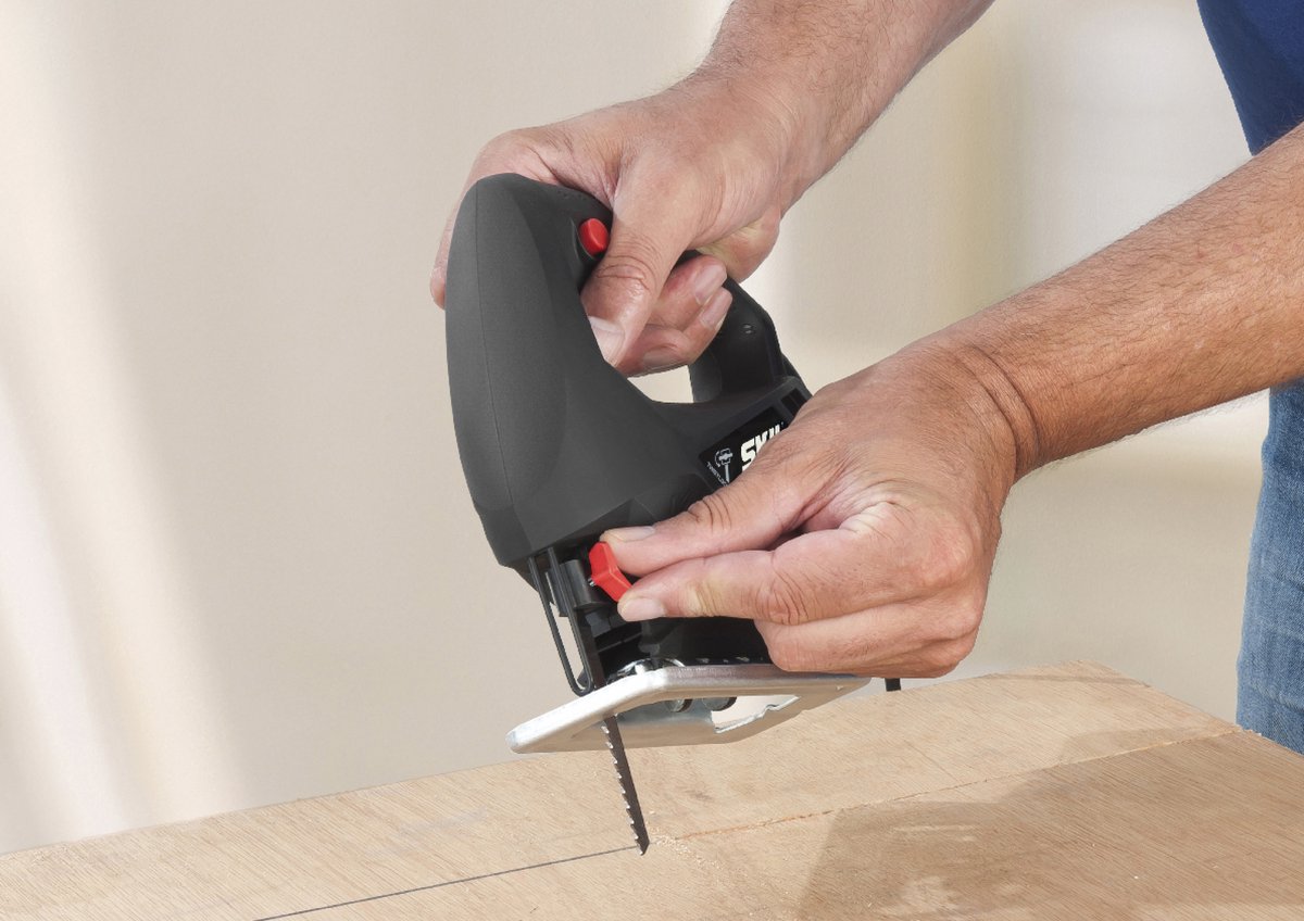 SKIL Decoupeerzaag 400W - Met Stofblazer - Zaagcapaciteit 65mm - 45° Zaagsneden - Zaagblad Voor Hout - Inclusief 3 Zaagbladen - Skil 4190 AA – foto 4