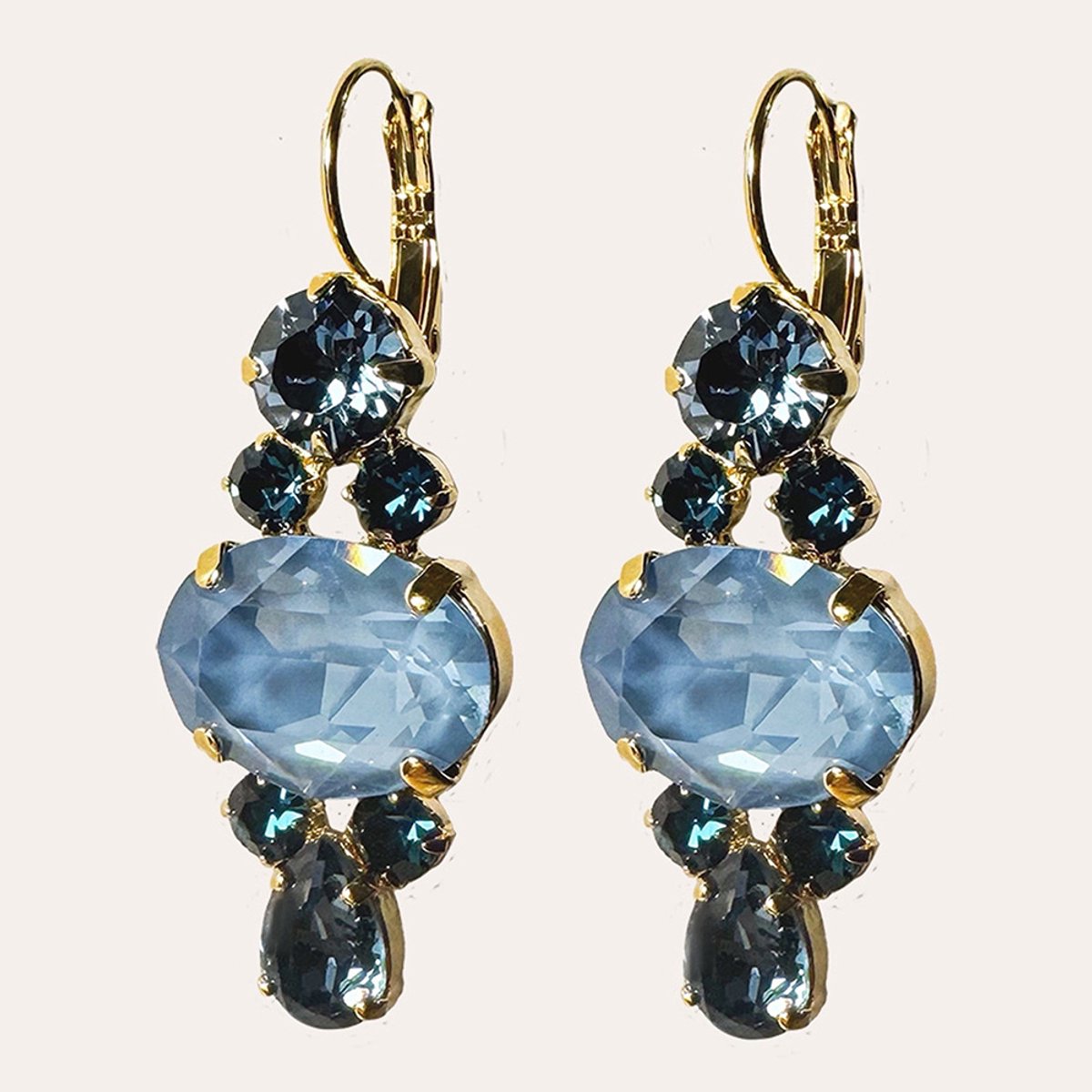 Le Rêve Amsterdam - Blauwe oorbellen met Swarovski-stenen - gold plated- oorhangers
