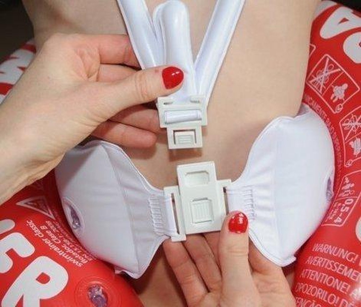 SWIMTRAINER "Classic" ® rood (3 maanden tot 4 jaar, 6kg - 18kg) DE VEILIGE BABY ZWEMBAND: ZWEMTRAINER | (Keurmerken: CE - TüV - EN13138 - 1:2014) — afbeelding 21