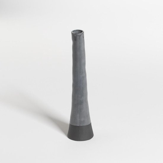 The Table atelier - vaas - Ø 6 * 22,5 cm - keramiek - handgemaakt - grijs