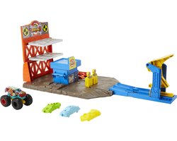 foto van Hot Wheels Monster Trucks Blast Station - Racebaan