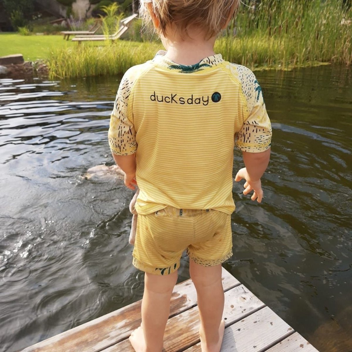 Ducksday - UV - Zwemshirt - korte mouw voor baby - unisex - Cala - geel — afbeelding 3