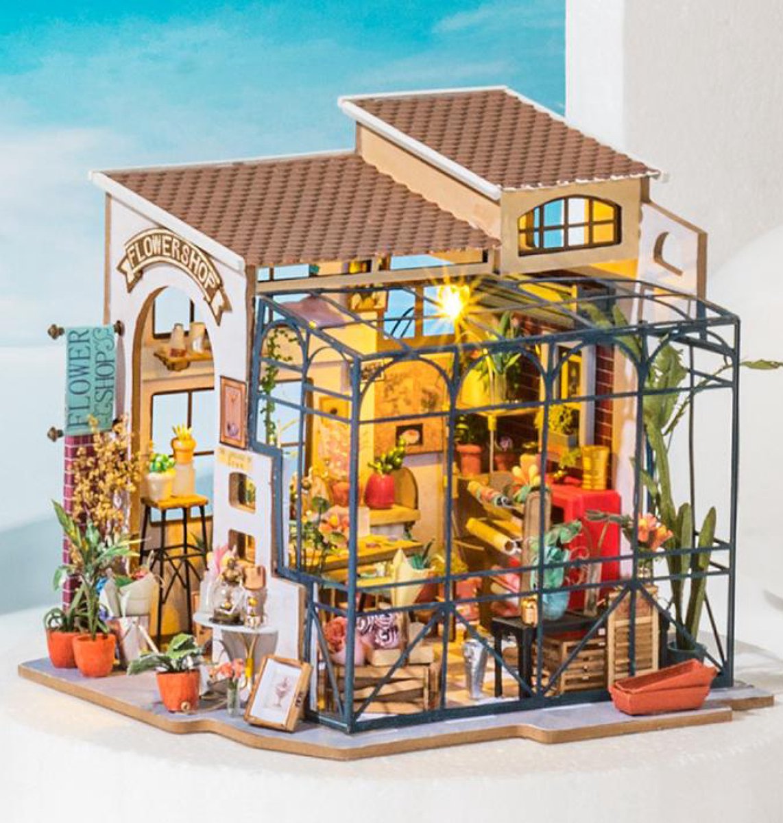 Robotime DIY, Speelgoed Cadeau Modelbouw, Speelgoed Cadeau pakket Emily's bloemenwinkel met verlichting (DG145) 172 x 195 184 mm — afbeelding 2