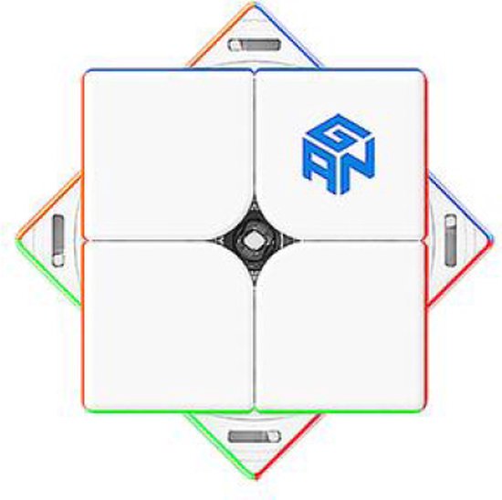 GAN 251 M Pro kubus met GAN logo.