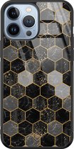 Casimoda® hoesje - Geschikt voor iPhone 13 Pro Max - Hexagons Zwart - Luxe Hard Case Zwart - Backcover telefoonhoesje - Zwart