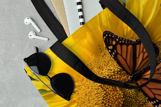 MuchoWow® Schoudertas - Strandtas - Big Shopper - Boodschappentas - Zonnebloem - Vlinder - Lente - 45x45 cm - Katoenen tas