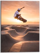 Dibond - Skater bij de Zonsondergang - 30x40cm Foto op Aluminium (Wanddecoratie van metaal)