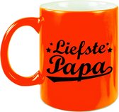 Liefste papa tekst cadeau mok / beker - neon oranje - 330 ml - verjaardag / Vaderdag