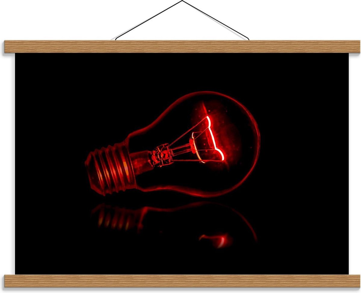 Schoolplaat – Rode Gloeilamp op Zwarte Achtergrond - 60x40cm Foto op Textielposter (Wandde