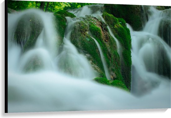 Canvas  - Watervallen op Groene Rotsen - 120x80cm Foto op Canvas Schilderij (Wanddecoratie op Canvas)