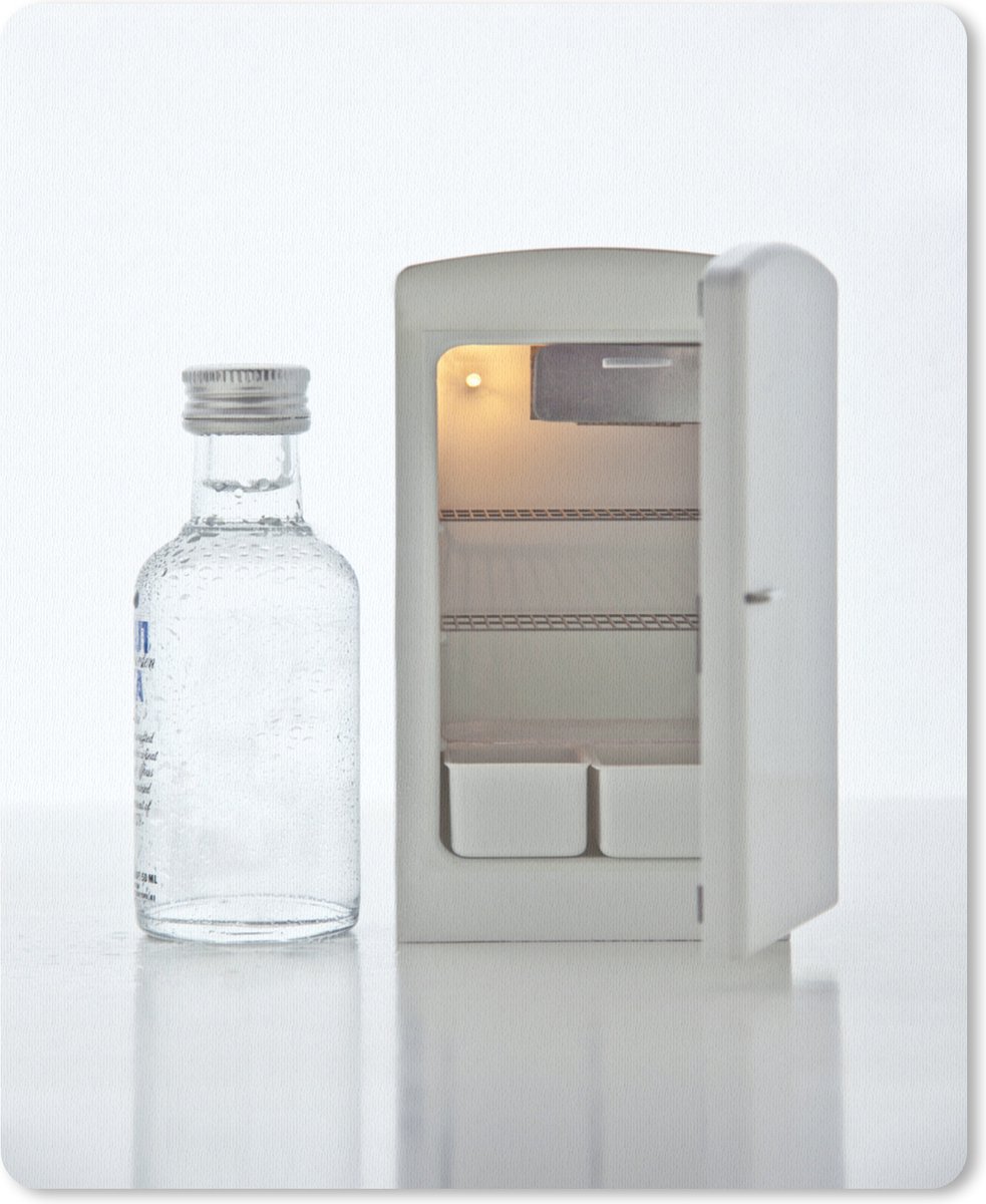 Muismat Wodka - Kleine wafels en minikoelkast en een glaasje wodka muismat rubber - 19x23 cm - Muismat met foto - MousePadParadise