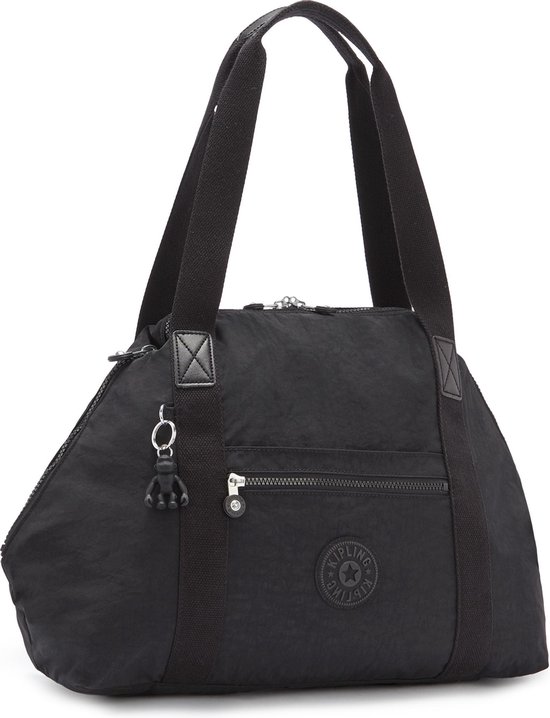 Vue de côté du sac Kipling ART M noir avec fermeture éclair, poche avant et porte-clés singe Kipling.