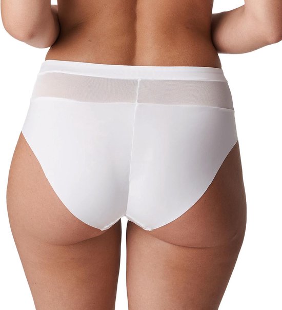 Achterkant van een witte tailleslip met een doorzichtige mesh tailleband.