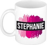 Stephanie  naam cadeau mok / beker met roze verfstrepen - Cadeau collega/ moederdag/ verjaardag of als persoonlijke mok werknemers