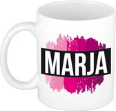 Marja  naam cadeau mok / beker met roze verfstrepen - Cadeau collega/ moederdag/ verjaardag of als persoonlijke mok werknemers