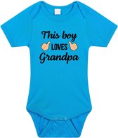 This boy loves grandpa tekst baby rompertje blauw jongens - Cadeau opa - Babykleding 68 (4-6 maanden)