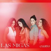 Vier vrouwen, Las Migas, poseren voor de albumhoes 'Cuatro' op rode achtergrond.