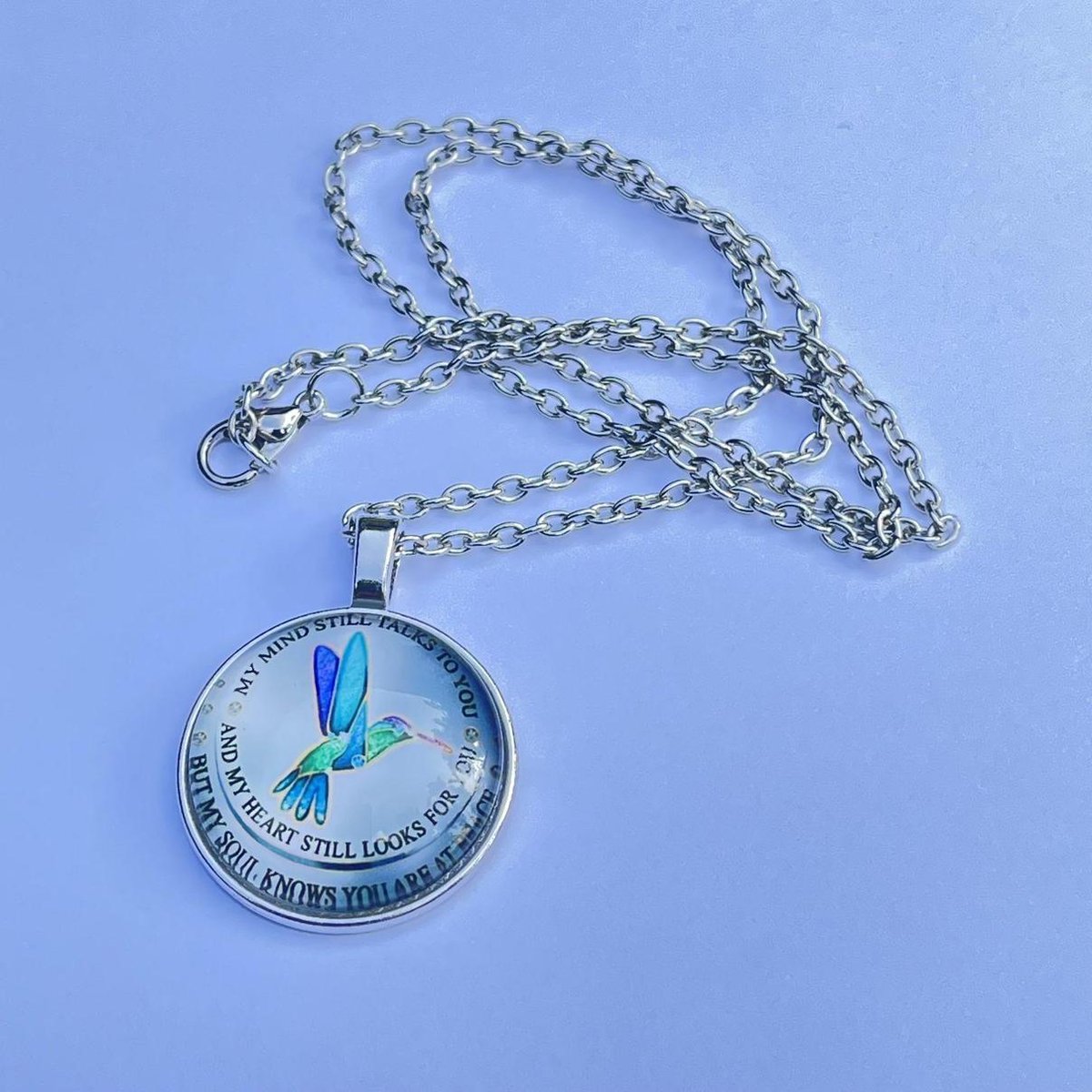 GoedeDoelen.Shop | Herdenkingsketting In Gedachten Bij Je | Hope | Verzilverde Schakelketting | Kolibrie | Wellness-House