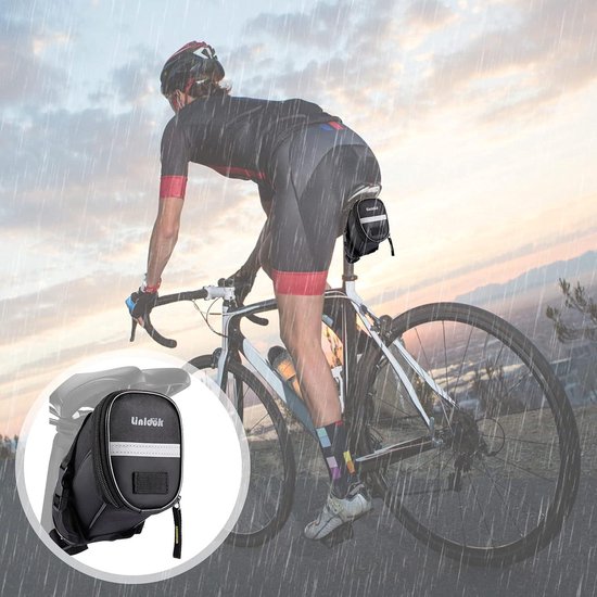 Kit de réparation de sacoches de vélo et outils sur la route