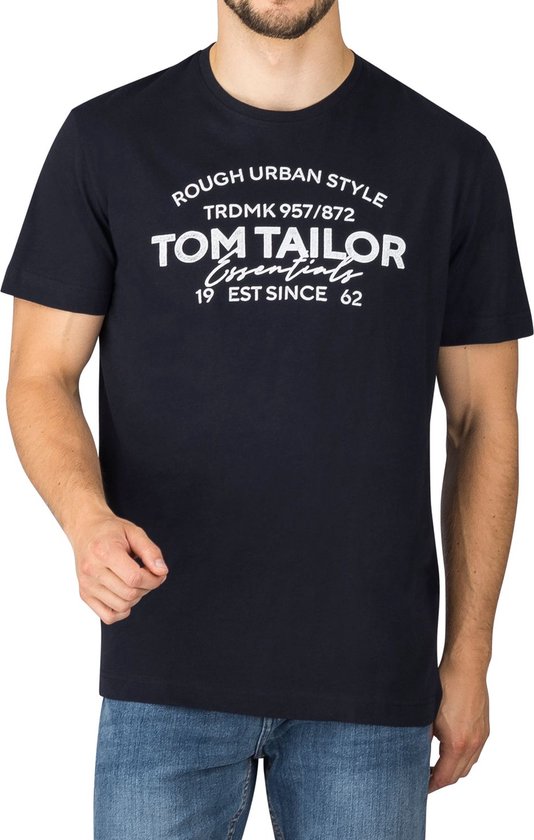 Donkerblauw T-shirt met 'Rough Urban Style' en 'Tom Tailor Essentials' opdruk.