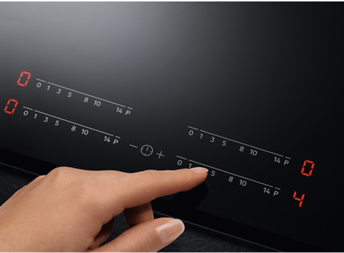 AEG IKE84445XB kookplaat Zwart, Roestvrijstaal Ingebouwd 80 cm Halogeen 4 zone(s)