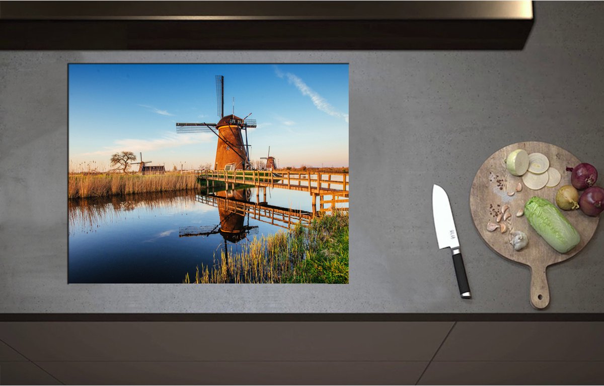 Inductieplaat Beschermer - Bruggetje voor Oer Hollandse Molen - 70x55 cm - 2 mm Dik - Inductie Beschermer - Bescherming Inductiekookplaat - Kookplaat Beschermer van Zwart Vinyl