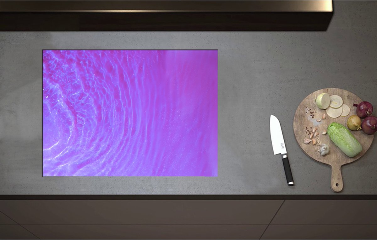 Inductieplaat Beschermer - Bovenaanzicht van Rimpelingen in Paars Water - 70x51 cm - 2 mm Dik - Inductie Beschermer - Bescherming Inductiekookplaat - Kookplaat Beschermer van Wit Vinyl