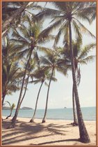 JUNIQE - Poster met kunststof lijst Foto van Palm Cove -13x18 /Blauw &