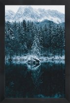 JUNIQE - Poster in houten lijst Snowy Peaks by @regnumsaturni -40x60