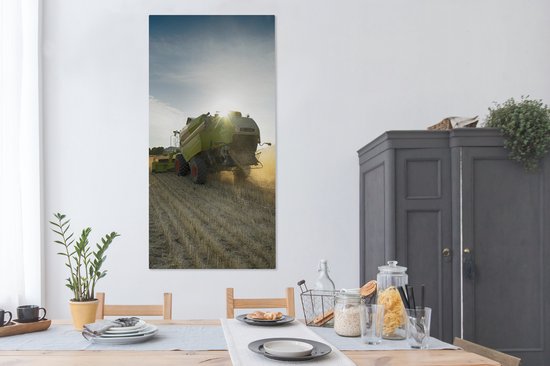 Tableau sur toile Machine agricole sur un champ de maïs - 80x160 cm - Décoration murale