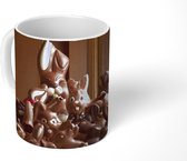 Mok - Groep met chocolade paashazen - 350 ML - Beker