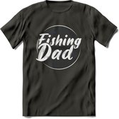 Fishing Dad - Vissen T-Shirt | Blauw | Grappig Verjaardag Vis Hobby Cadeau Shirt | Dames - Heren - Unisex | Tshirt Hengelsport Kleding Kado - Donker Grijs - S