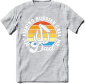Fishing Dad - Vissen T-Shirt | Grappig Verjaardag Vis Hobby Cadeau Shirt | Dames - Heren - Unisex | Tshirt Hengelsport Kleding Kado - Licht Grijs - Gemaleerd - 3XL