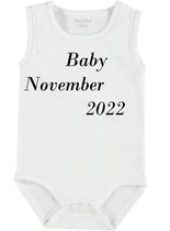 Baby Rompertje met tekst 'Baby november 2022' | mouwloos l | wit zwart | maat 50/56 | cadeau | Kraamcadeau | Kraamkado