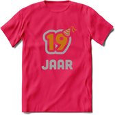 19 Jaar Feest T-Shirt | Goud - Zilver | Grappig Verjaardag Cadeau Shirt | Dames - Heren - Unisex | Tshirt Kleding Kado | - Roze - XL