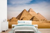 Behang - Fotobehang Het grote Piramidecomplex van Giza in Egypte - Breedte 450 cm x hoogte 300 cm