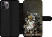 Bookcase Geschikt voor iPhone 11 Pro Max telefoonhoesje - Stilleven met bloemen - Oude meesters - Schilderij - Met vakjes - Wallet case met magneetsluiting