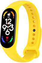 Siliconen Smartwatch bandje - Geschikt voor Xiaomi Mi Band 7 siliconen bandje - geel - Strap-it Horlogeband / Polsband / Armband