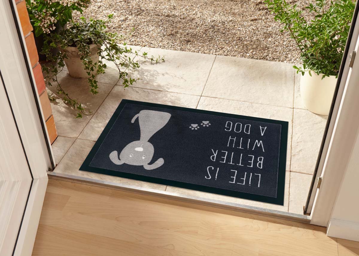 Deurmat life is better with a dog - antraciet/grijs 45x75 cm