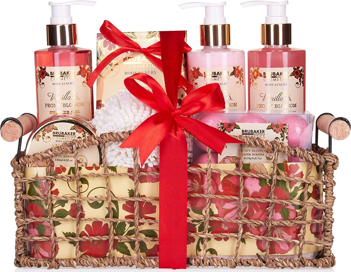 Goedkoopste BRUBAKER Beautyset Bad- en Doucheset - Pioenrozen Bloesems Geur & Aloe Vera - Cadeautip Vrouw - Cadeau Idee - 13-delige Cadeauset in Decoratieve Mand Donkerrood - Dierproef vrij!
