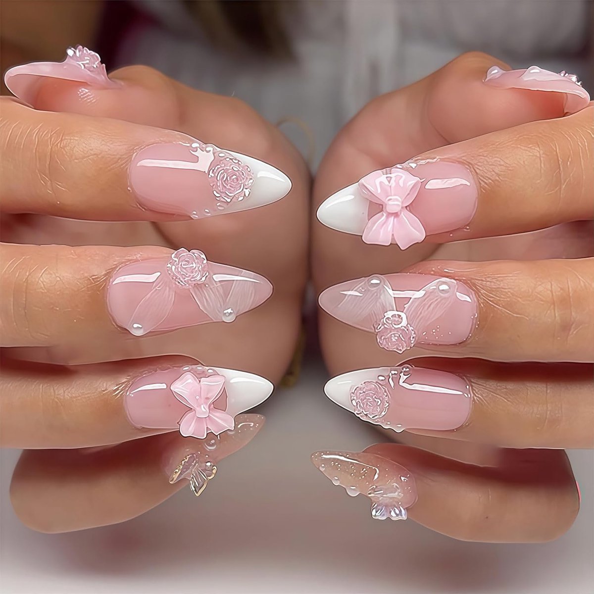 SnelShoppen - 24 Stuks Amandel Druk Nagels Medium Roze 3D Bloem Valse Nagels Franse Tip Acryl Volledige Dekking Herbruikbare Nagels voor Vrouwen en Me