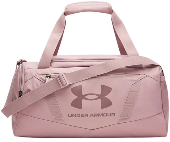 Roze sporttas met Under Armour logo, voorkant.