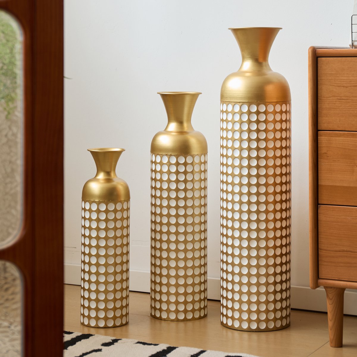 STILVORA Vaas – 3-Delige Set Vloervazen 83 66 50 cm – Metaal – Antiek Brons En Wit – Voor Droogbloemen Woonkamer Hal En Balkon