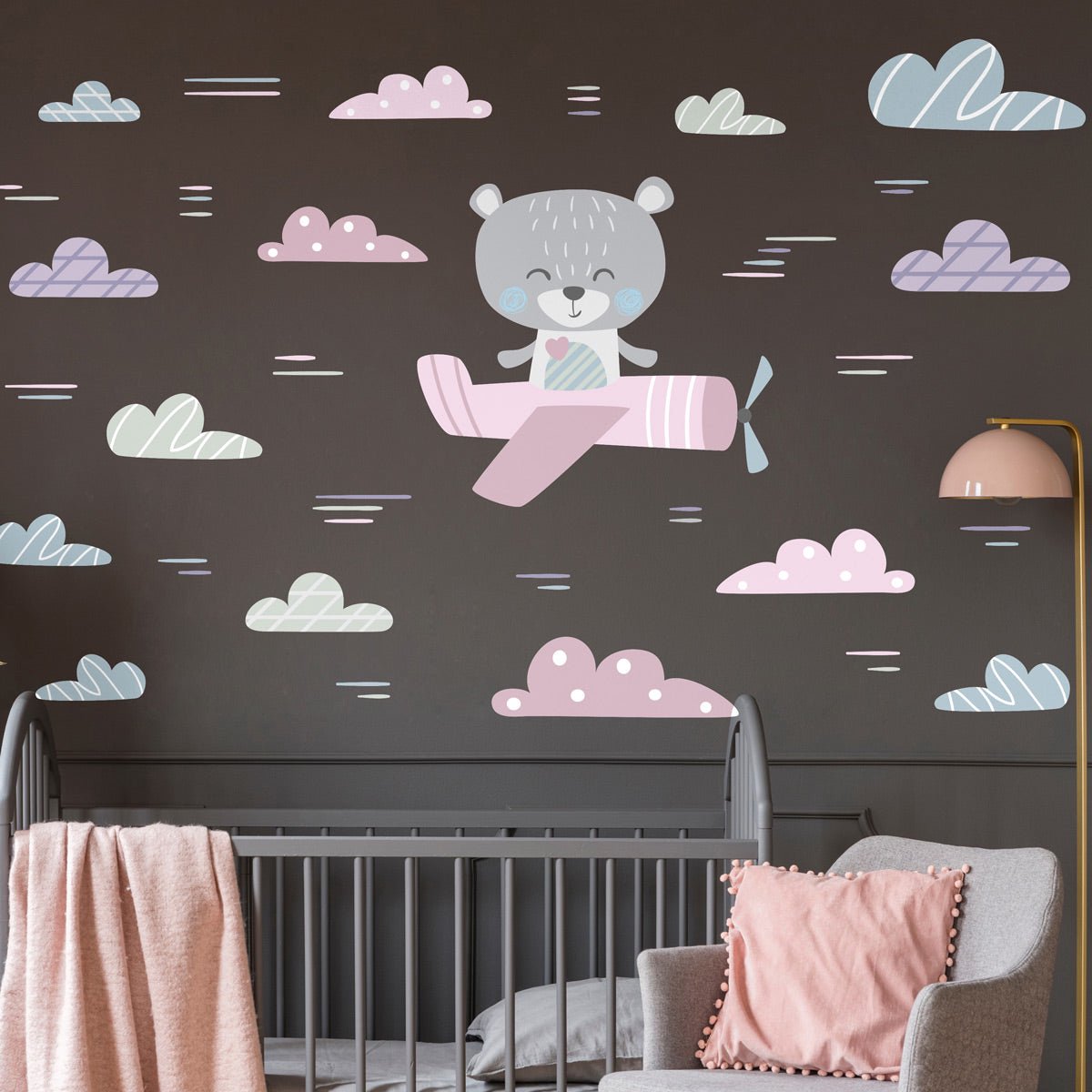 Ambiance Sticker Muurstickers - Teddybeer die wolken achterna zit - Zelfklevende stickers - 135x100cm Multi color