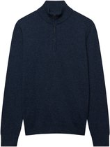 Donkerblauwe melange gebreide trui met half-zip sluiting en kraag, op een witte achtergrond.