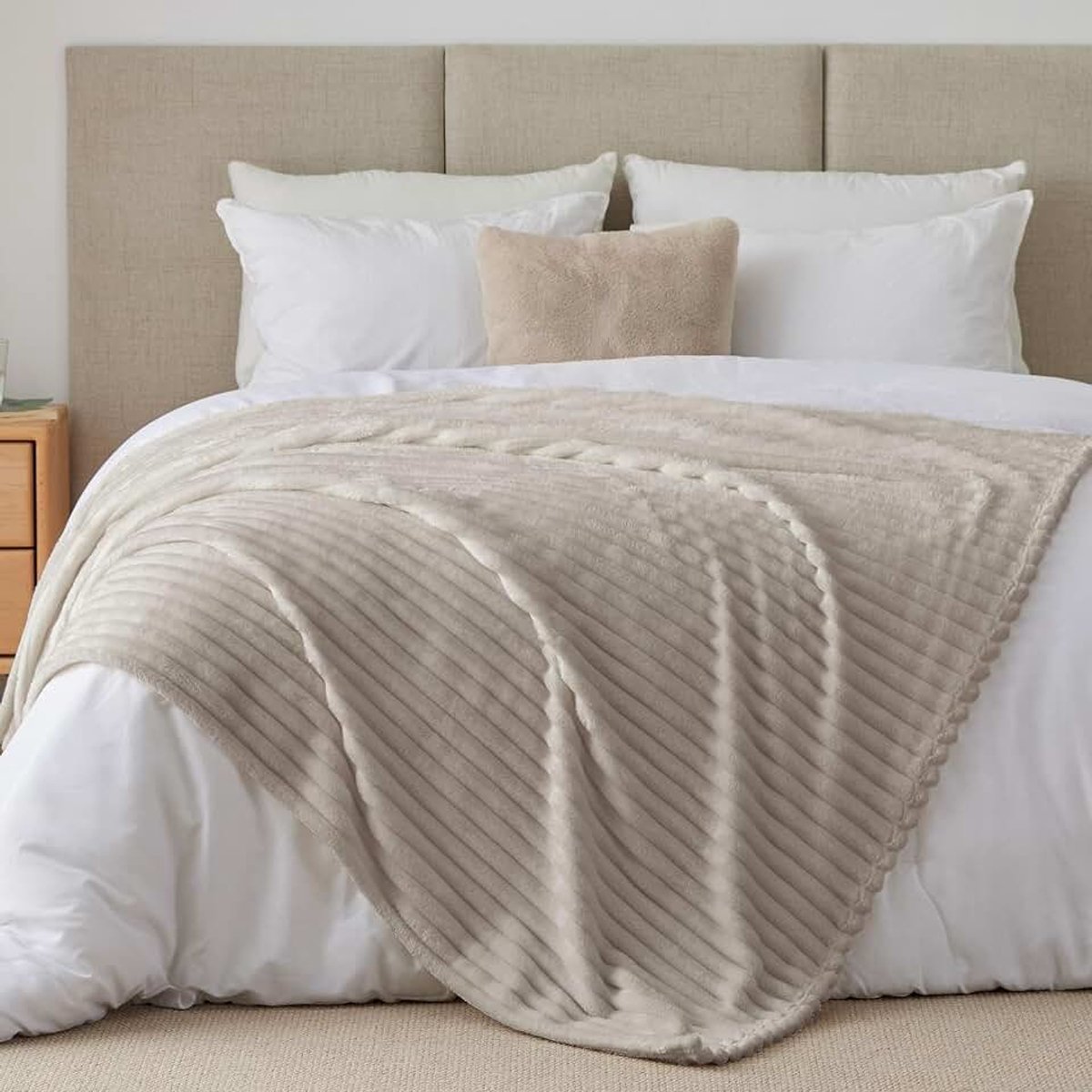 Gestreepte Decoratieve Flanellen Fleece Deken voor op Bed en Bank, 230x270 cm, Beige