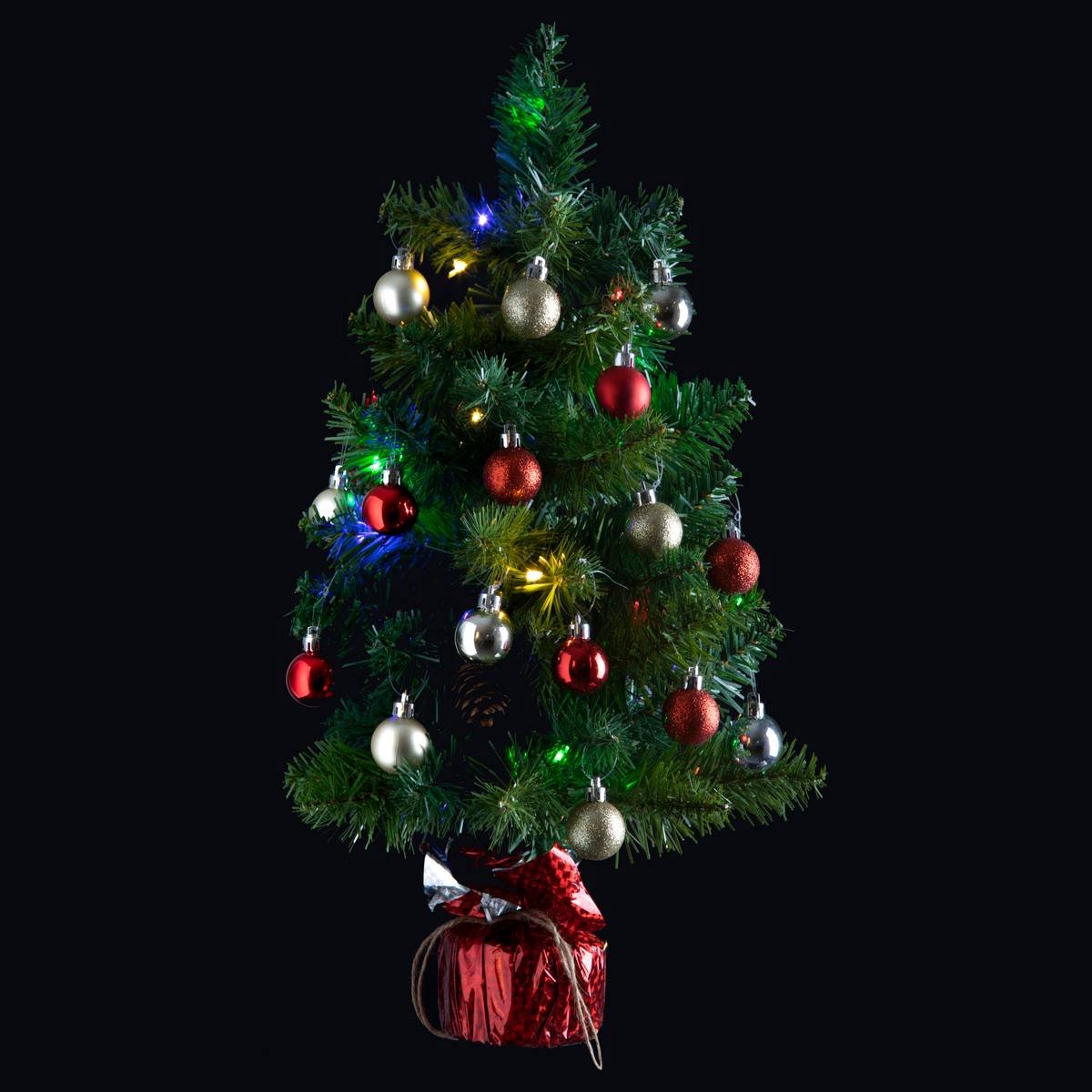 Kerstboom H50 cm met versieringen en koperkleurige lichtslinger met 20 LED's