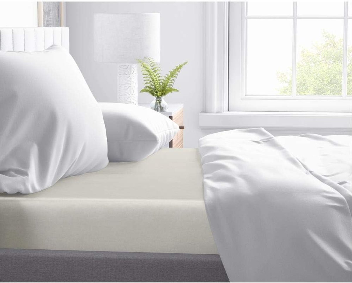 Hoeslaken 100% Katoen-Satijn, Zacht als Zijde, Kreukvrij met Perfecte Pasvorm, Voor Standaard Matrassen tot 30cm, Creme, Tweepersoons, 140 x 200 cm